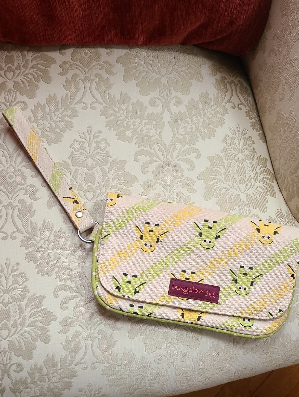 Bungalow 360 Giraffe Wristlet